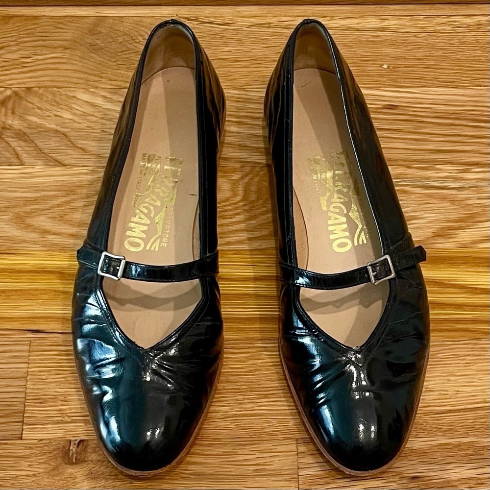 Ferragamo Mary Jane Ballet Flats Black Patent Leather Size 6 | Audrey Style